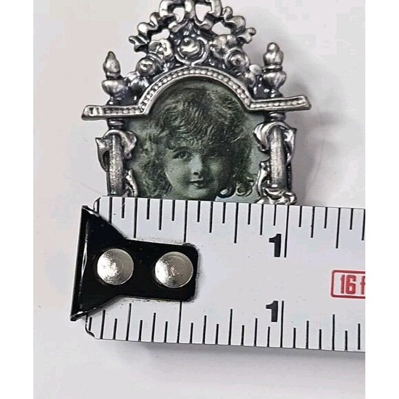 Victorian Style Small Picture Photo Frame Brooch Pin Silver Tone, Mourning Pins - Picture 7 of 7